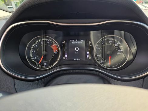 Used 2019 Jeep Cherokee Latitude Plus AWD/4WD image 14