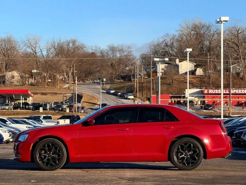 Used 2017 Chrysler 300 S w/ 300S Premium Group image 6