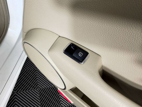 Used 2014 Mercedes-Benz C 300 4MATIC Sedan image 30