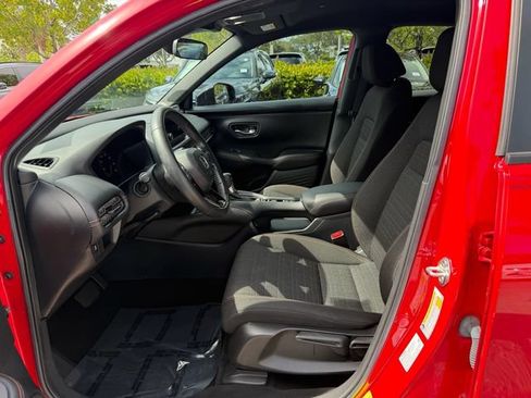 Used 2024 Honda HR-V Sport image 11