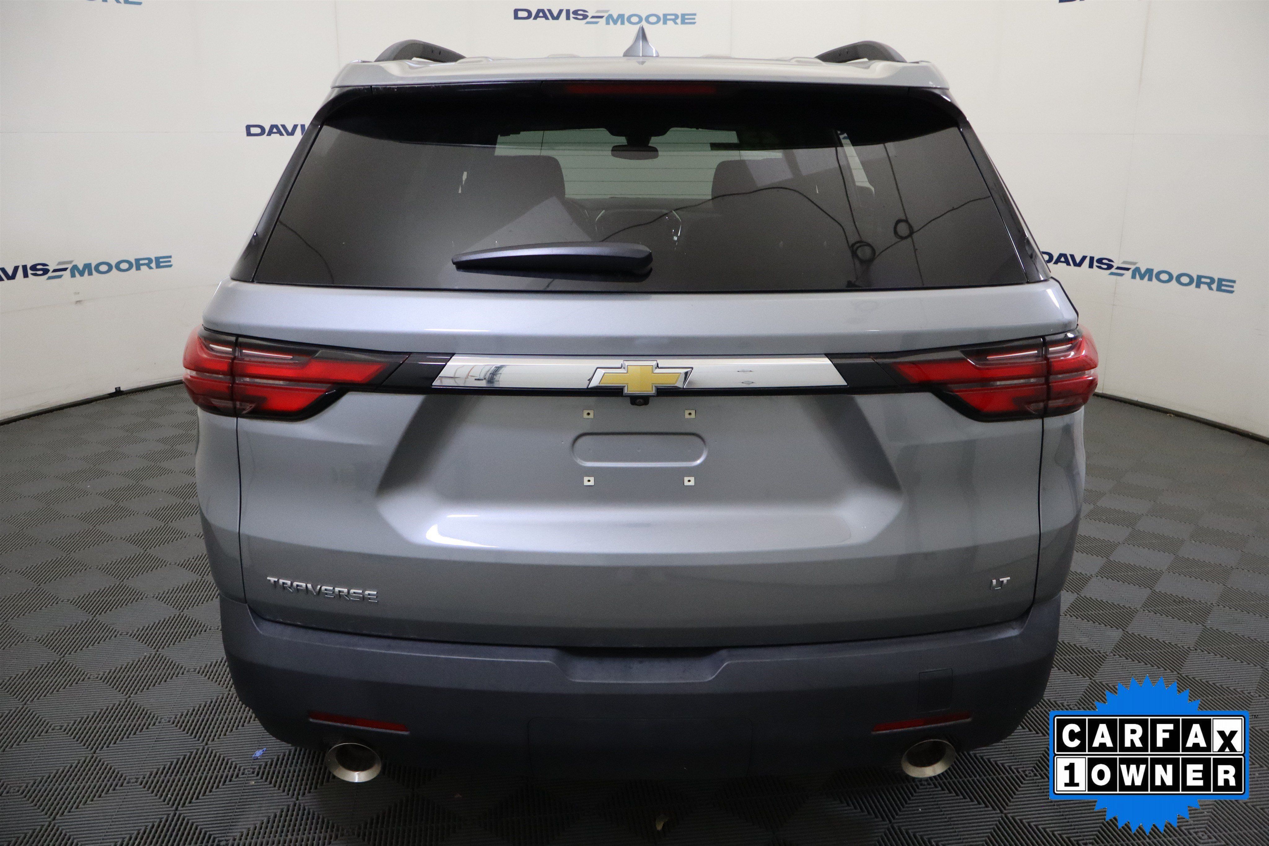 Used 2023 Chevrolet Traverse LT FWD image 8