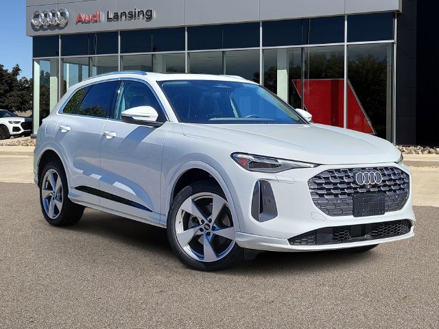 Used 2025 Audi Q5 Premium Plus w/ Premium Plus AWD/4WD image 1