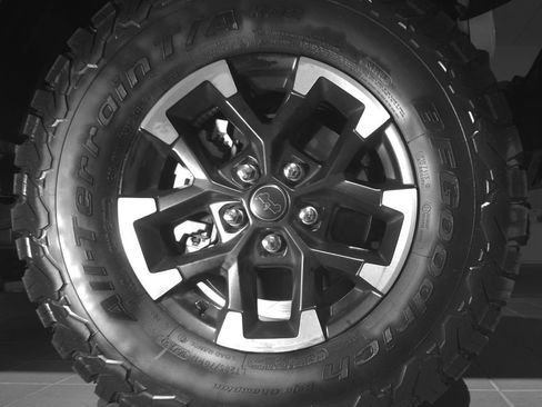 Used 2025 Jeep Wrangler Unlimited Rubicon 4xe w/ Convenience Group AWD/4WD image 23