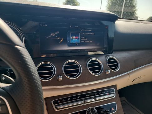 Used 2018 Mercedes-Benz E 300 image 17