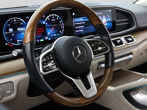 Used 2021 Mercedes-Benz GLS 450 4MATIC image 19