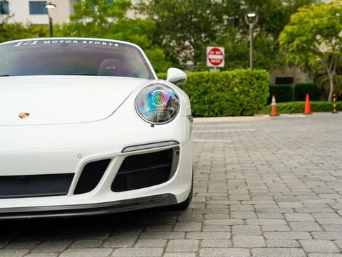Used 2018 Porsche 911 Targa 4 GTS AWD/4WD image 8