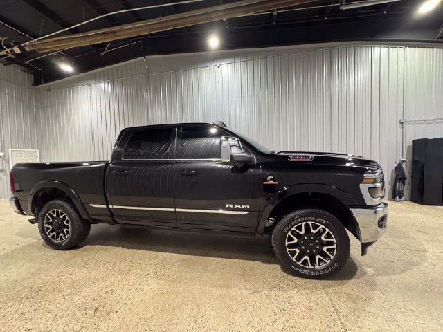 Used 2025 RAM 2500 Limited AWD/4WD image 5
