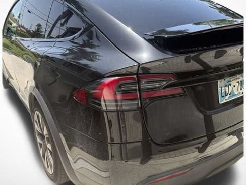 Used 2022 Tesla Model X AWD/4WD image 5