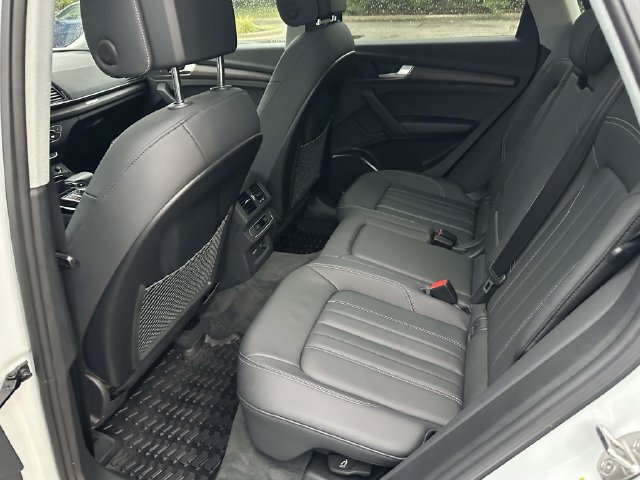 Used 2023 Audi Q5 2.0T Premium w/ Convenience Package AWD/4WD image 15