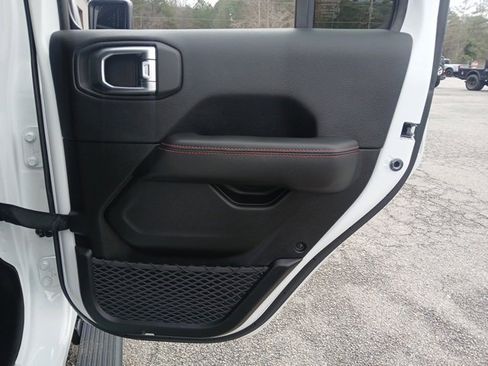 Used 2023 Jeep Wrangler Unlimited Rubicon w/ Steel Bumper Group image 33