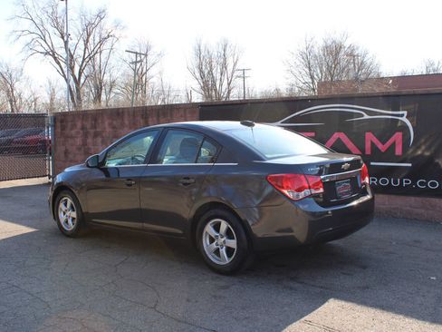 Used 2016 Chevrolet Cruze LT image 4