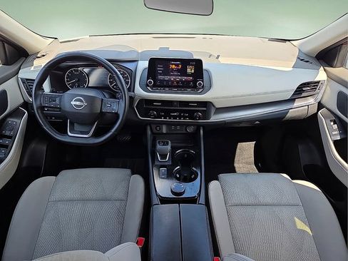 Used 2025 Nissan Rogue SV AWD/4WD image 14