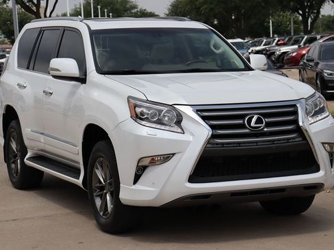 Used 2017 Lexus GX 460 Premium image 3