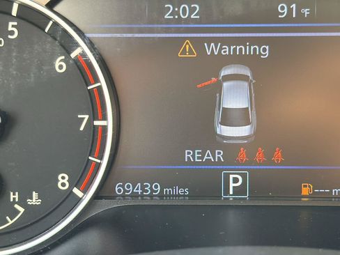 Used 2023 Nissan Altima 2.0 SR FWD image 11