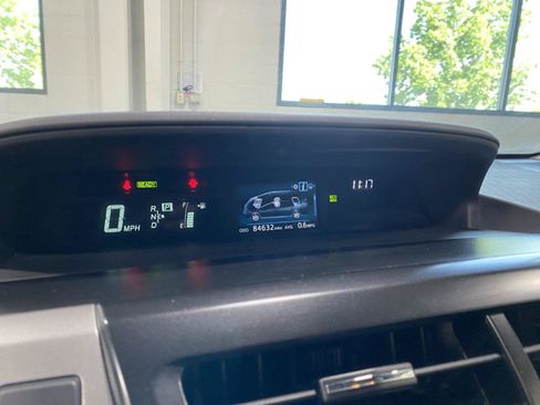 Used 2017 Toyota Prius V Four FWD image 21