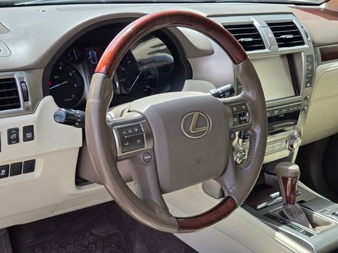 Used 2016 Lexus GX 460 w/ Premium Package image 18