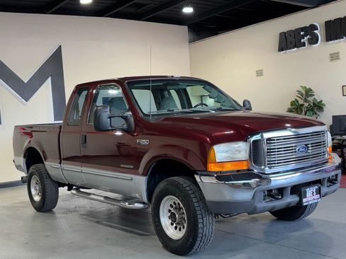 Used 1999 Ford F250 4x4 SuperCab Super Duty image 3
