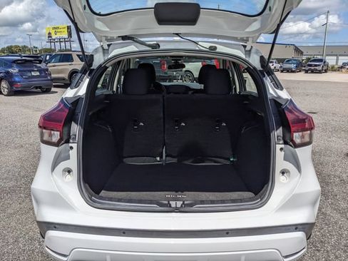 Used 2023 Nissan Kicks SV FWD image 13
