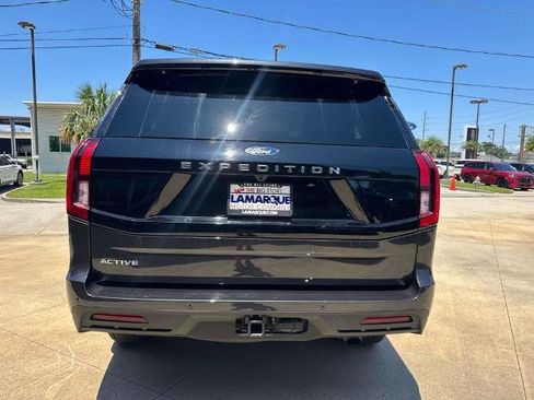 Certified 2025 Ford Expedition Active AWD/4WD image 6