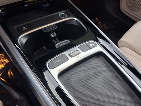 Used 2025 Mercedes-Benz GLB 250 image 22