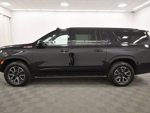 Used 2022 Chevrolet Suburban Z71 image 4