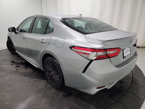 Used 2019 Toyota Camry SE w/ Carpet Mat Package image 6