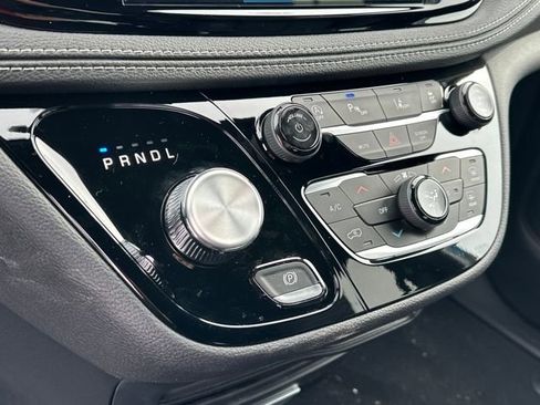 New 2026 Chrysler Pacifica Select image 22