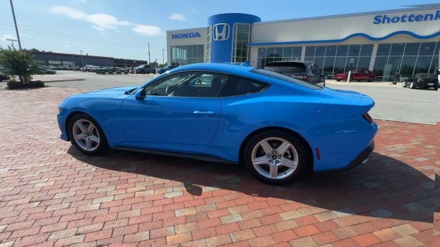 Used 2026 Ford Mustang Premium RWD image 8