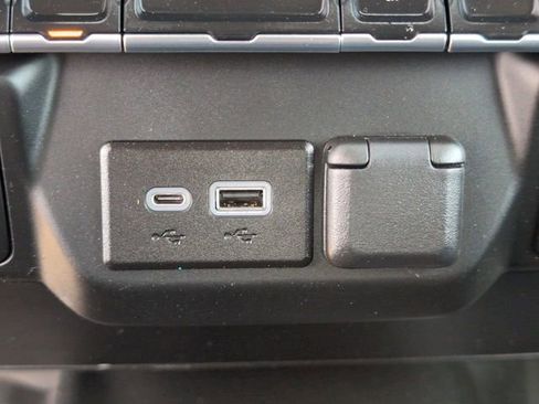 Certified 2022 Chevrolet Silverado 1500 W/T w/ WT Value Package image 33