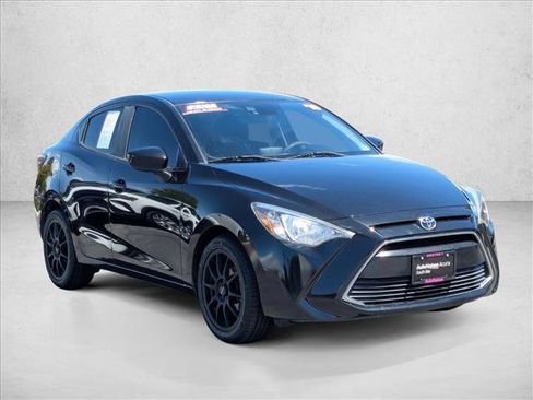 Used 2018 Toyota Yaris iA FWD image 3