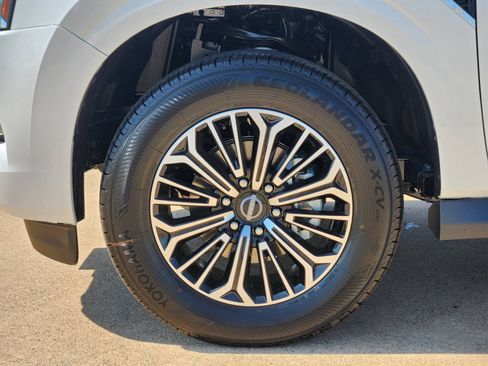 New 2026 Nissan Armada SL w/ Captain's Chari Seat Package AWD/4WD image 11