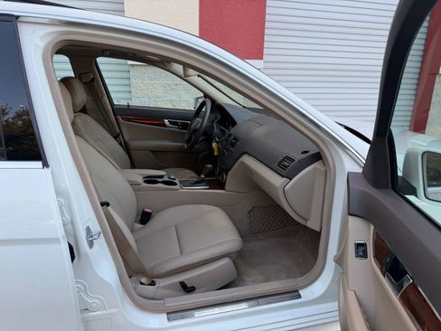 Used 2011 Mercedes-Benz C 300 Sedan image 24