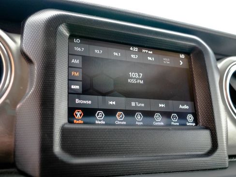 Used 2018 Jeep Wrangler Unlimited Sahara w/ Cold Weather Group AWD/4WD image 35