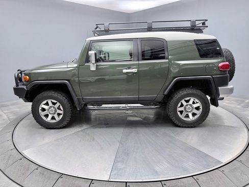 Used 2014 Toyota FJ Cruiser 4WD image 8