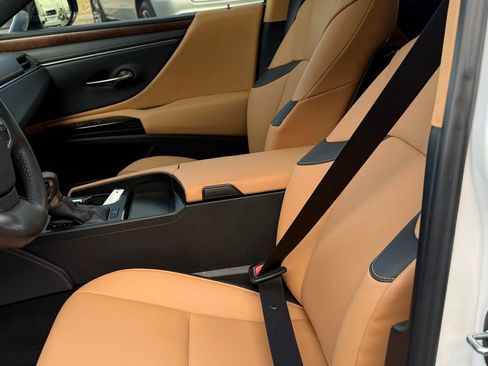 Used 2024 Lexus ES 350 w/ Premium Package image 36