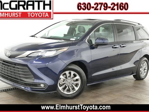 Certified 2026 Toyota Sienna XLE FWD image 1