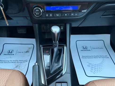Used 2015 Toyota Corolla LE image 24