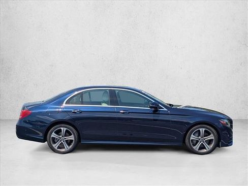 Used 2020 Mercedes-Benz E 350 4MATIC Sedan image 4
