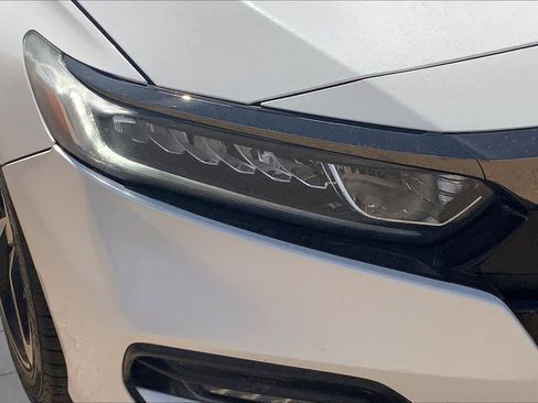 Used 2018 Honda Accord Sport image 28