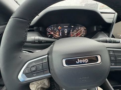 Used 2026 Jeep Compass Limited AWD/4WD image 12