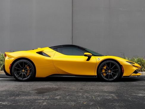 Used 2024 Ferrari SF90 Spider image 6