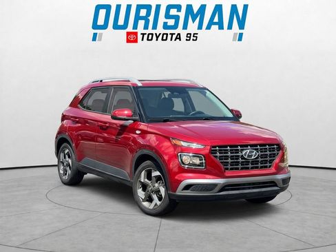 Used 2025 Hyundai Venue SEL FWD image 1