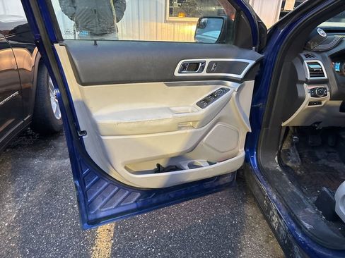 Used 2013 Ford Explorer XLT image 12