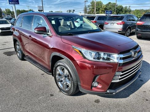 Used 2018 Toyota Highlander Limited Platinum AWD/4WD image 10