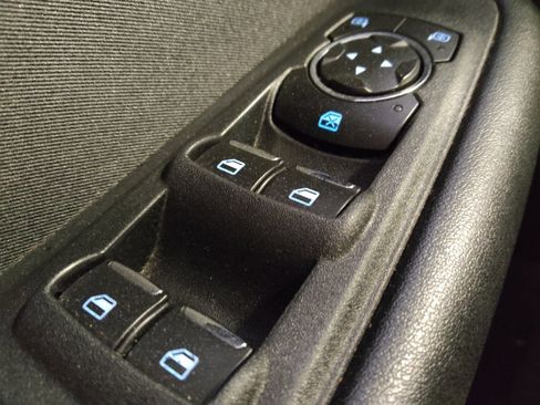 Used 2017 Ford Edge SE FWD image 27
