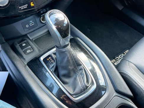 Used 2022 Nissan Rogue Sport SL AWD/4WD image 17