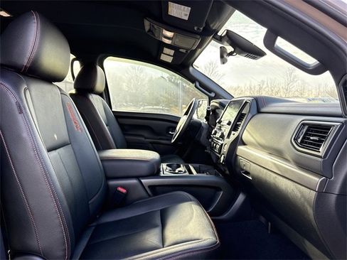 Used 2023 Nissan Titan PRO-4X w/ Pro-4x Convenience Package image 19