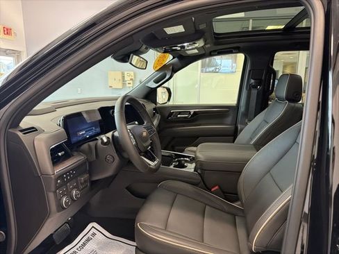 Used 2026 Chevrolet Tahoe Premier w/ Sun And Tow Package AWD/4WD image 16