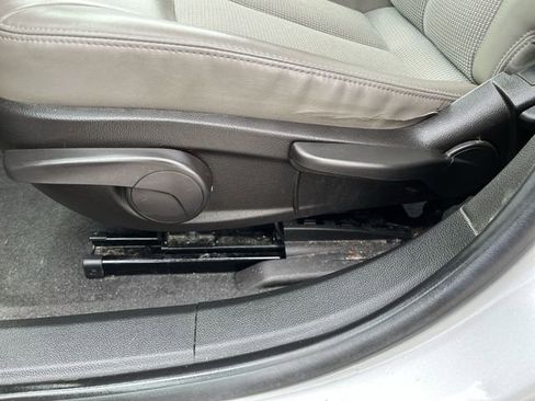 Used 2013 Buick Verano FWD image 16