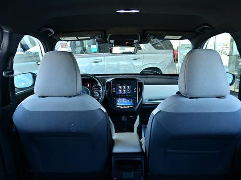 Used 2025 Subaru Forester AWD/4WD image 12